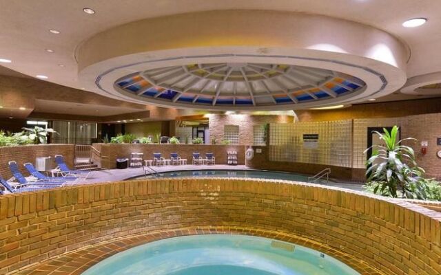 Edward Hotel & Convention Center