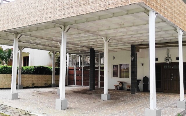 Pertiwi Homestay Near Museum Angkut Batu Mitra RedDoorz