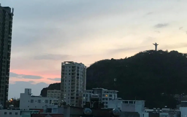 Gold Hotel