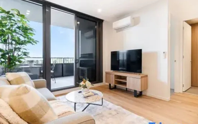 Stylish 1BR Apt in Ivanhoe with Free Parking