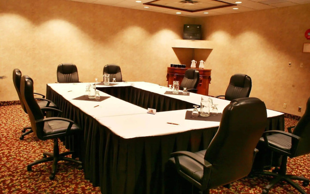 Best Western Plus Cambridge Hotel