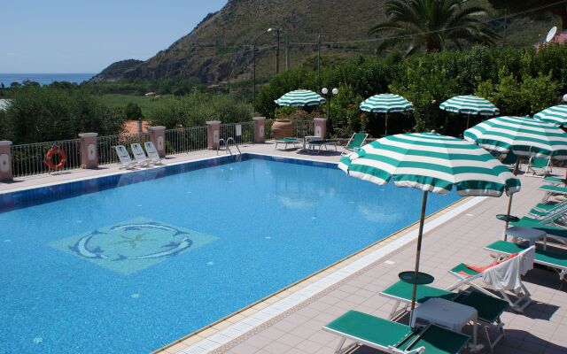 Hotel Ristorante Borgo La Tana