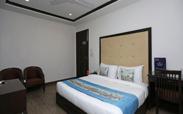 OYO Premium Bhikaji Cama Place