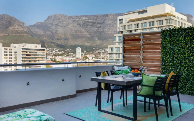 Luxury Table Mountain Balcony Apartment