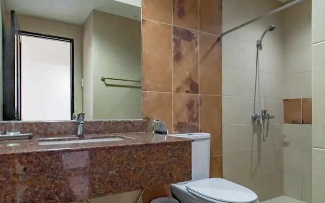 Main Hotel & Suites