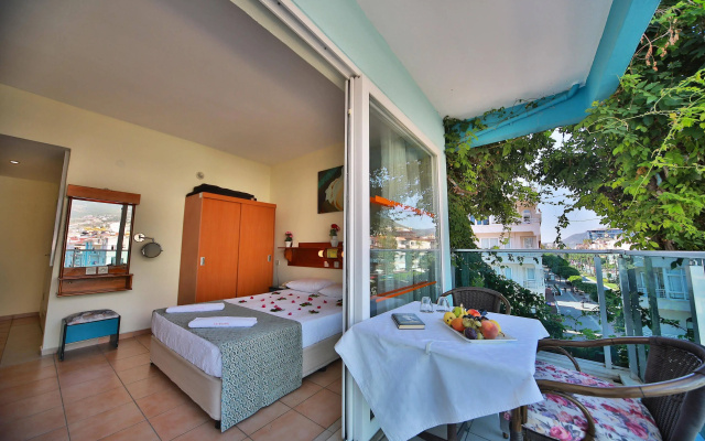 Gallion Hotel