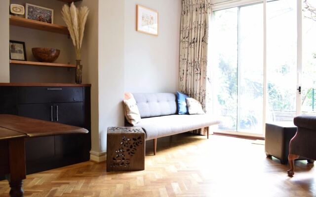 2 Bedroom Flat In East London