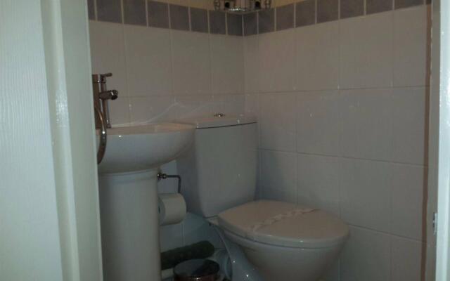 Ascot House Guest House (Adults Only)