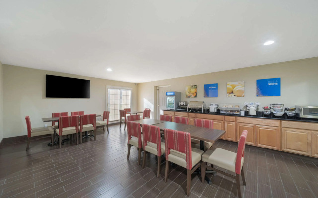 Comfort Suites Red Bluff near I-5