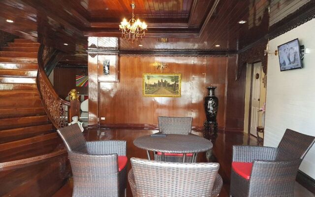 Baan Sai Thong Hotel