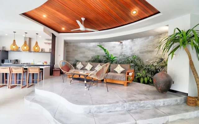 Luxury Villa K Central Seminyak