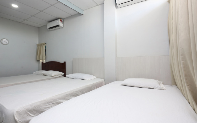 SPOT ON 89796 D'noor Budget Inn