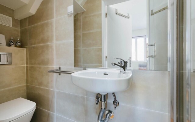 Rent4rest Mouraria Lisbon 1 Bedroom Duplex Apartment