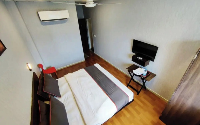 Oyo 42609 Townhouse Gokul Solitaire VIP Road