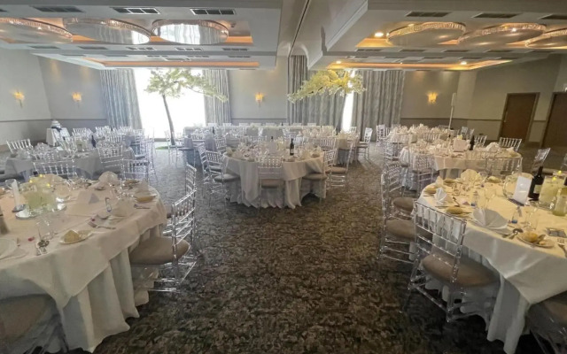 Riverside Lodge Hotel