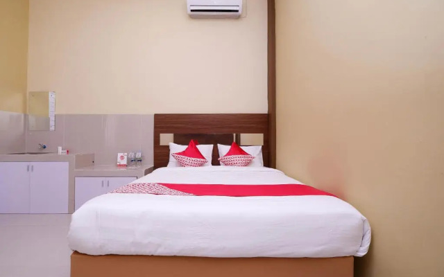 Super OYO 1506  Shabrina 2 Syariah