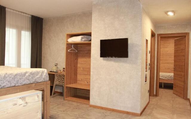 Bed & Rooms , Apartments Corte Rossa