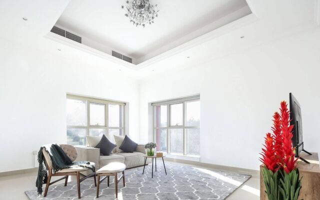 Spectacular Al Wasl Villa - With Private Pool