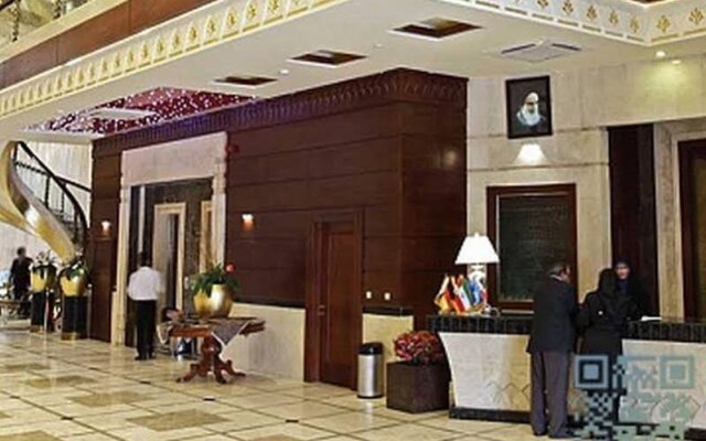 Royal Hotel Darvishi