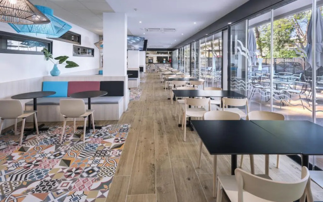 Ponient Aparthotel Marinada
