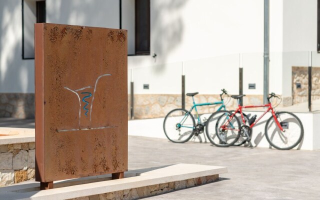 Young Hotels Spain SL