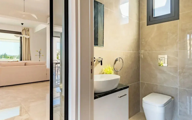 Sanders River Plaza Limassol Apartment