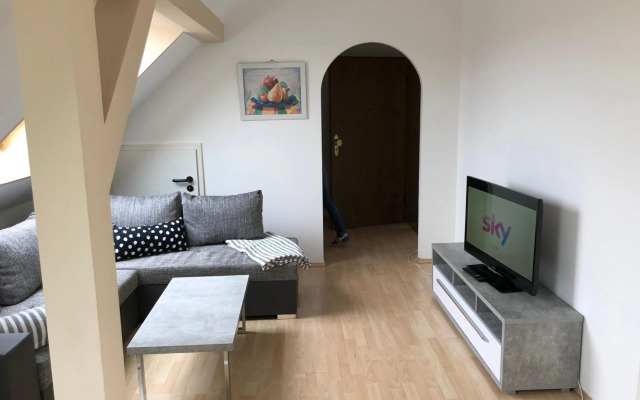 Kuschelige Dachgeschosswohnung am Clarapark