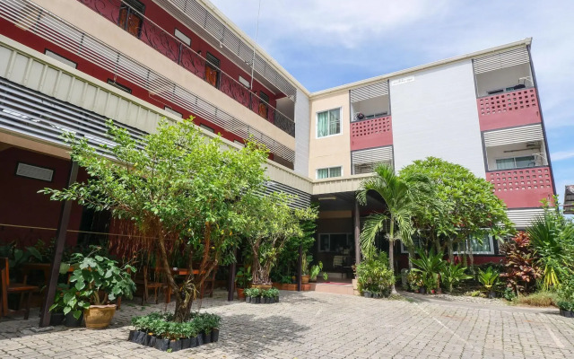 Pakdee House