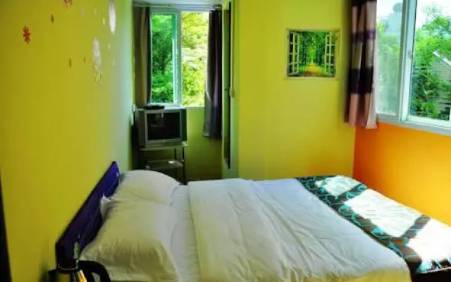 Sanya Dannan Youth Hostel