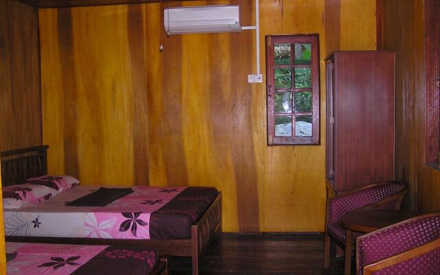 D'Ayumni House