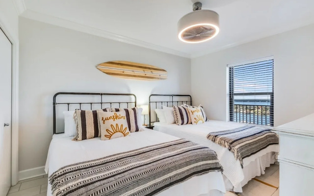 Phoenix X 1403 3 Bedroom Condo