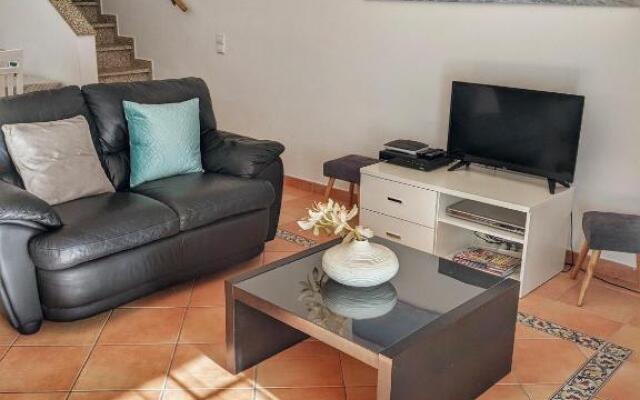 Townhouse 700M From Sao Rafael Beach