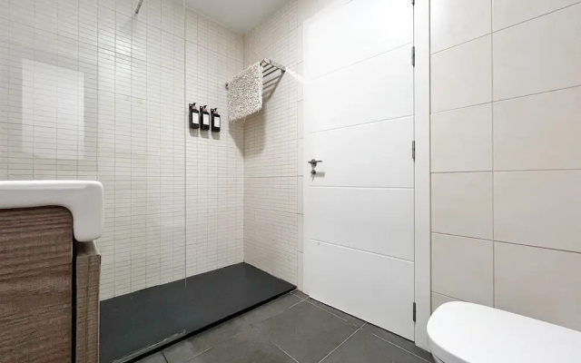 Apartment Sleeps 4 With Scenic Views