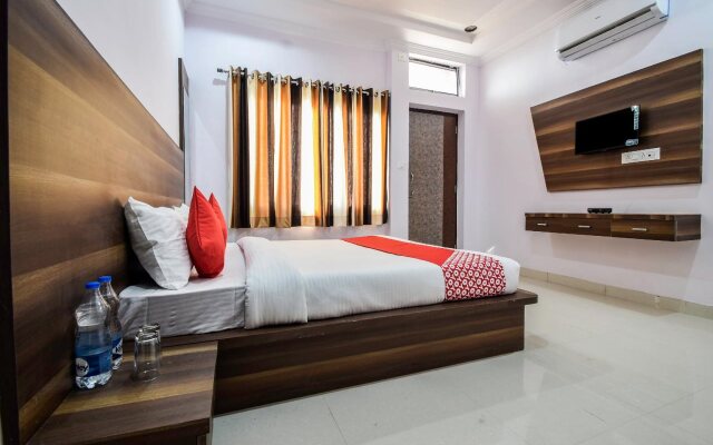 Yash Palace By OYO Rooms