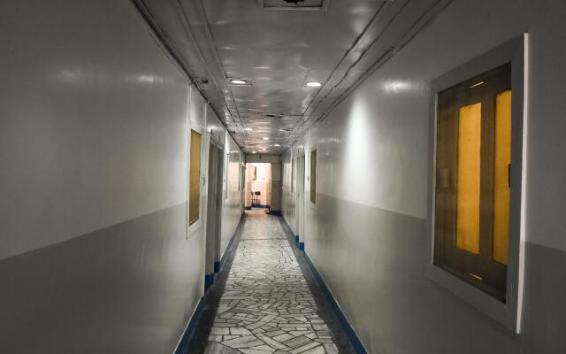 OYO 41893 Hotel Four Season