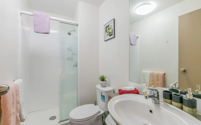 Sweet 2 Bedroom Apt with 2 Bathroom in CBD (Tetra 113) – Bathroom – Auckland