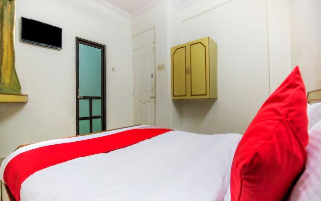 OYO 23068 Hotel Kamal Palace