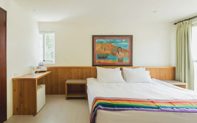 LowPressure restaurant & surf guesthouse