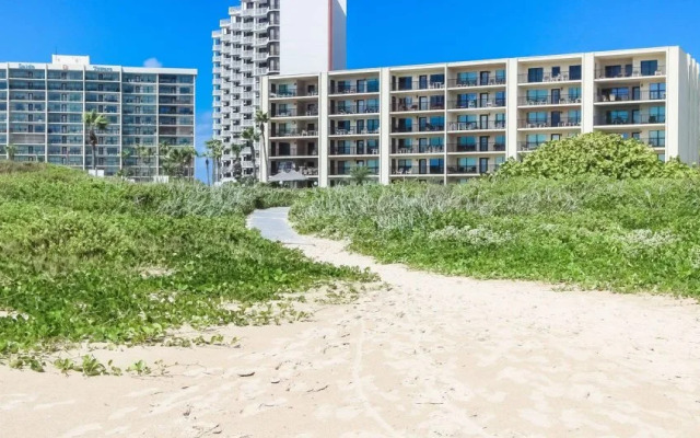 Royale Beach and Tennis Club