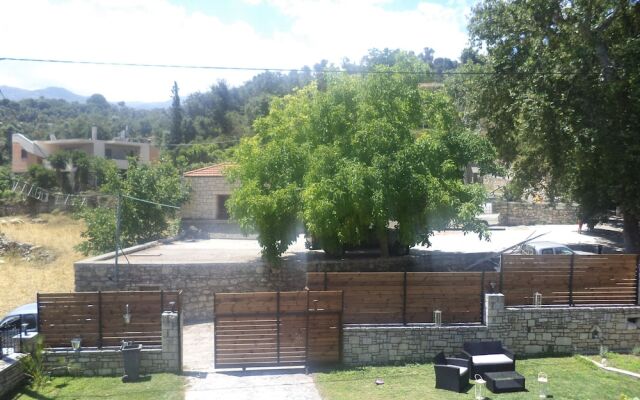 Rural Spacious Villa with Pool at Central Crete