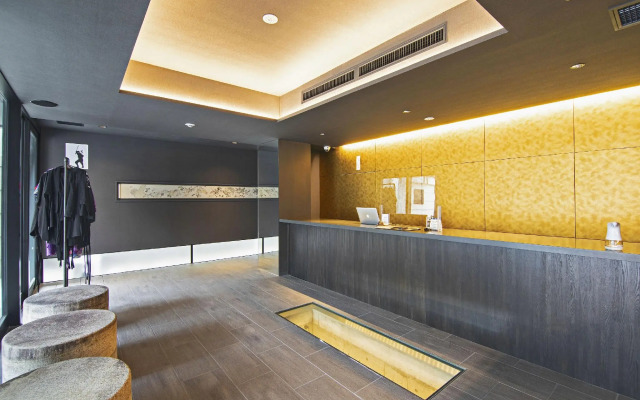 Hotel Ninja Black