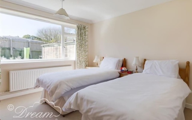 Hillview Bungalow