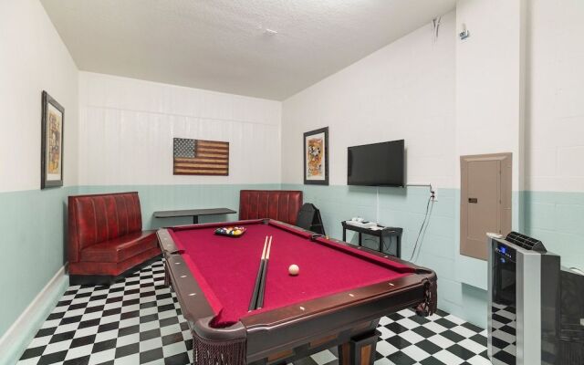 Champions Retreat by VillaDirect