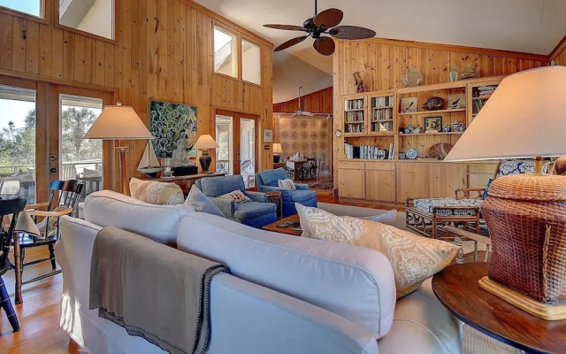 151 Easy Breezy 4 Br Home by RedAwning
