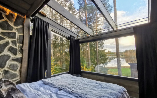 Glass Igloos by the water - Lasisviitit