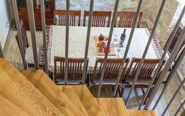 Amazing home in Ploce w/ WiFi and 3 Bedrooms