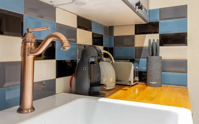 Host Stay Merchant House Basement