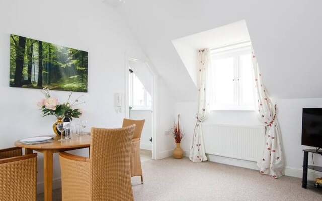 Lovely Selsey Apartment With sea Views Sleeps 4