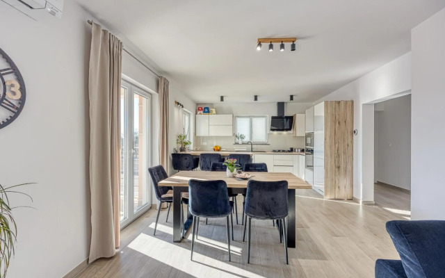 Holiday House Sunrise