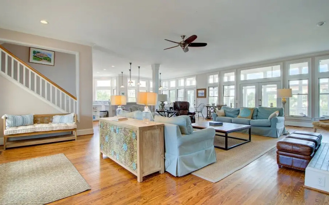 Eastland House by Peace Vacations